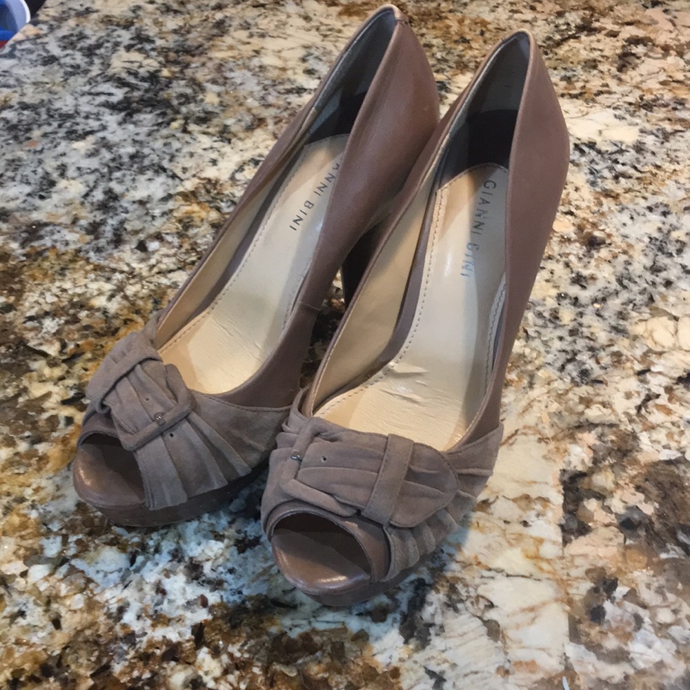 Gianni Binni peep toe heels (like new condition)